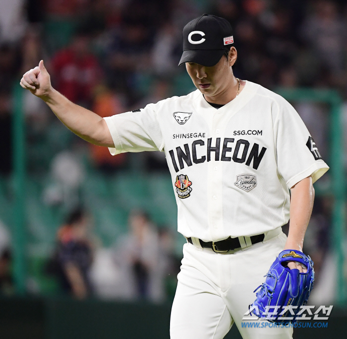 '불펜→선발 변환' 문승원, SSG 로테이션 재합류 "가장 최선의 선택"…