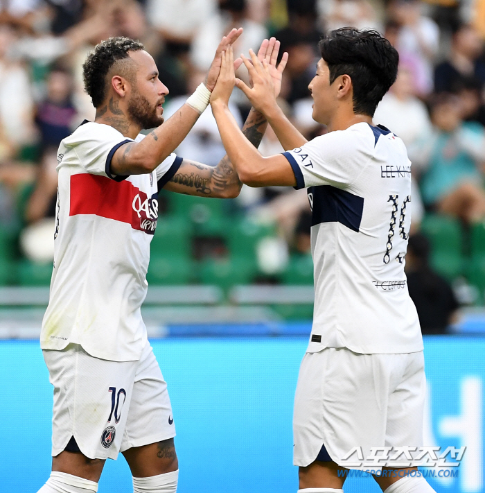 PSG 1군 복귀한 '이강인 파트너' 음바페, 파리올림픽 대표팀 지휘봉 …