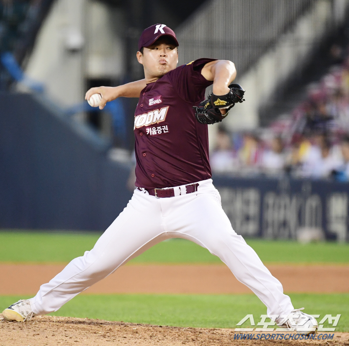 "주자 나가면? 병살로 막으면 되지"…데뷔전 SV→8년 차 '마당쇠', …