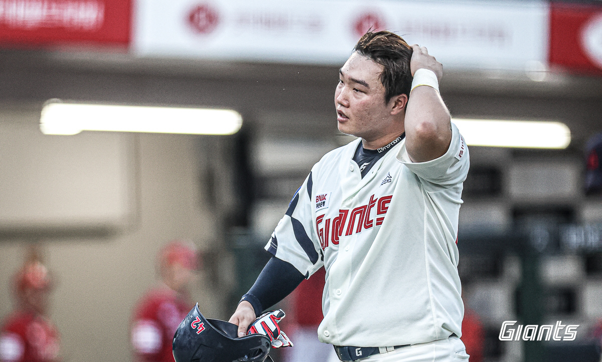 "인생이 달라질 거야" 등번호 '10' 레전드의 조언, 24세 만년 1할…