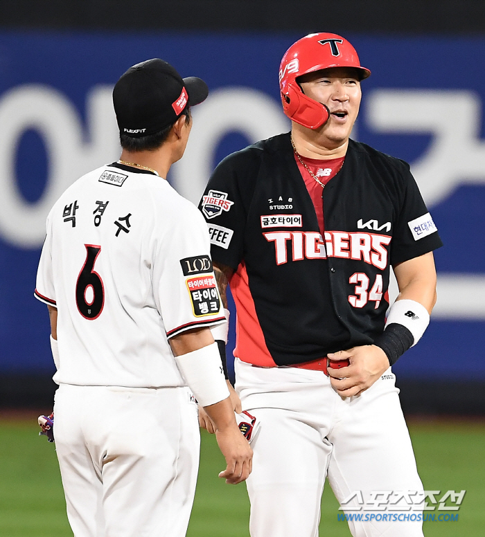 '홈런타자 납시오' 존경하는 선배에게 폴더 인사한 KT 김상수, '불혹의…