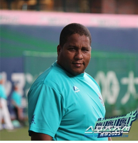 통산 184홈런 '쿠바특급'은 어디로…시즌 중 합류 27타석 연속 무안타…