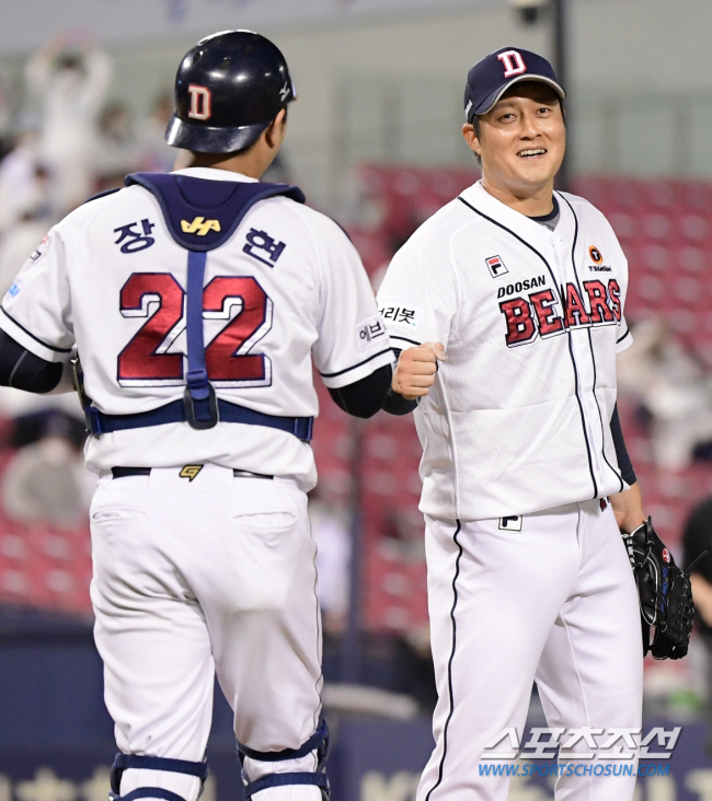 '35세 151㎞ 쾅!→8월 ERA 1.29' 최고참 파이어볼러 시동 걸…