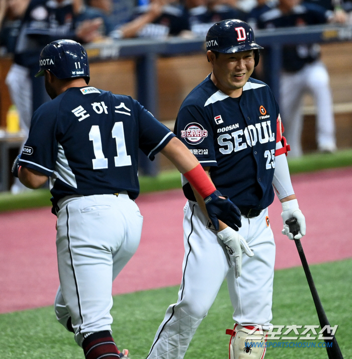 로하스 2루타 빠진 사이클링 활약·양의지 멀티히트…두산, 키움 3연전 싹…