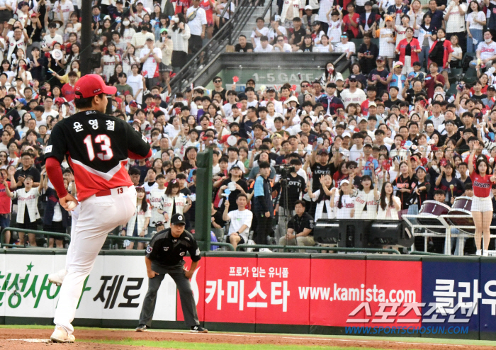 마지막 2경기 10이닝…사실상 다음은 없다, 한화와 문동주를 위한 '해피…