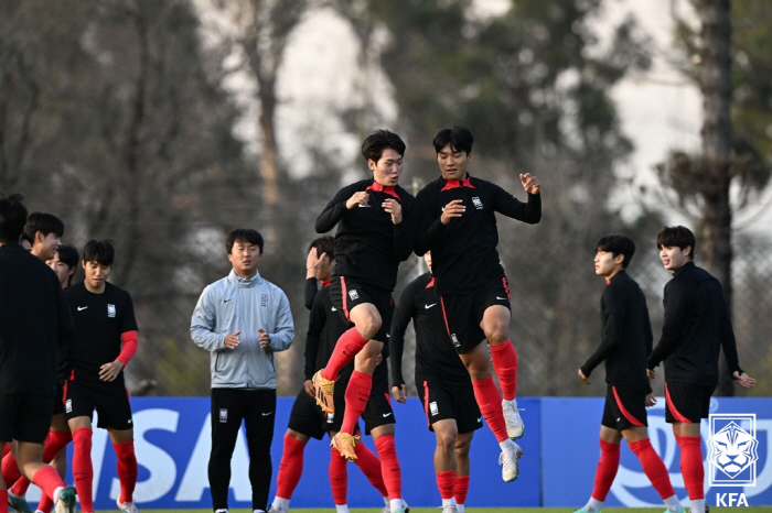[단독]또 유럽파 센터백 탄생 'U-20 4강 멤버' 황인택, 포르투갈 …
