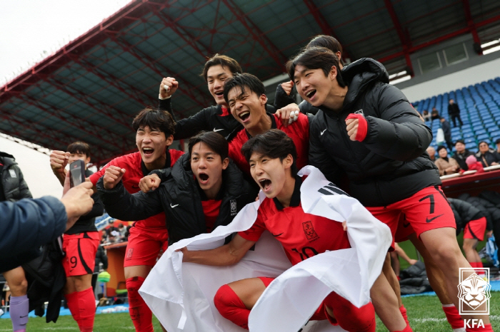 [단독]또 유럽파 센터백 탄생 'U-20 4강 멤버' 황인택, 포르투갈 …