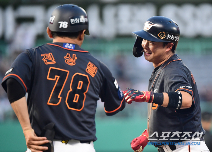 "2군 타율보다 높다" 하주석 오면 백업? 천만에… 서바이벌게임의 승자,…