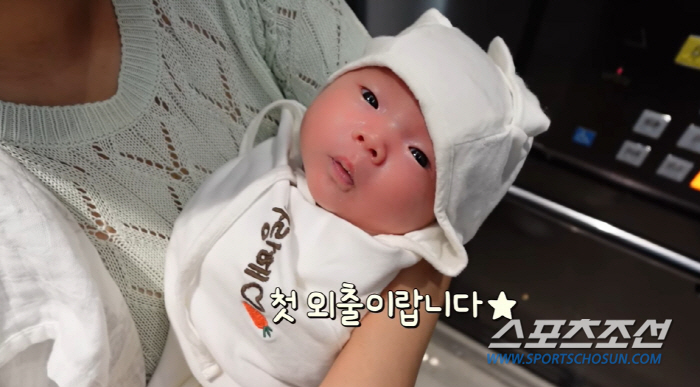 '출산 9일만에 10㎏ 감량' 헤이지니, '리얼 뱃살' 공개…"58㎏에서…