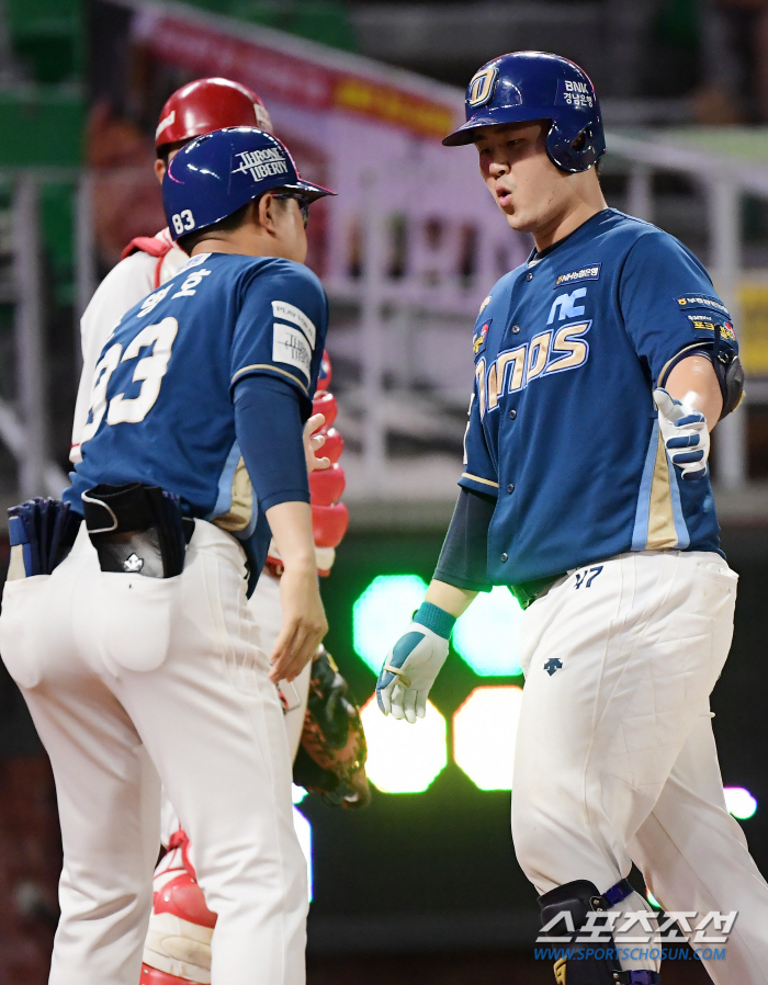 1027일만의 1군→연타석 홈런 쾅쾅! AG 주전 포수, 이보다 강렬한 …
