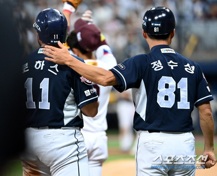 팬들이 외친 '2루타!'…기록 불발에도 웃은 외인 "뜻 몰랐지만, 기분 …