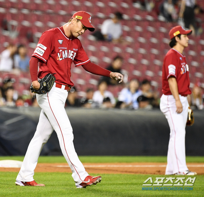 김광현, 깨어난 두산 타선에 뭇매...4이닝 7실점 시즌 최다실점 조기강…