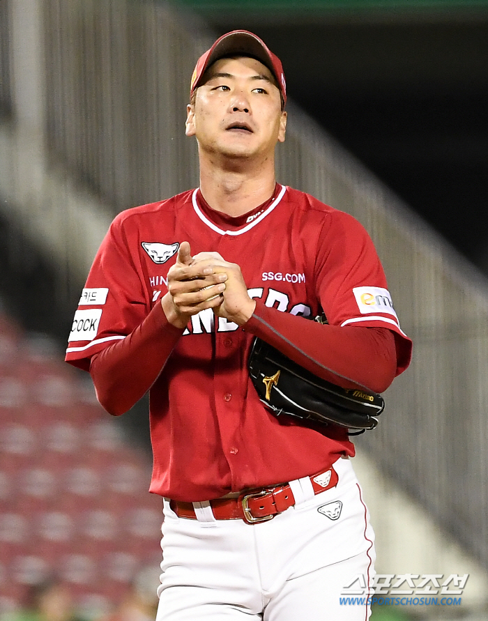 김광현, 깨어난 두산 타선에 뭇매...4이닝 7실점 시즌 최다실점 조기강…