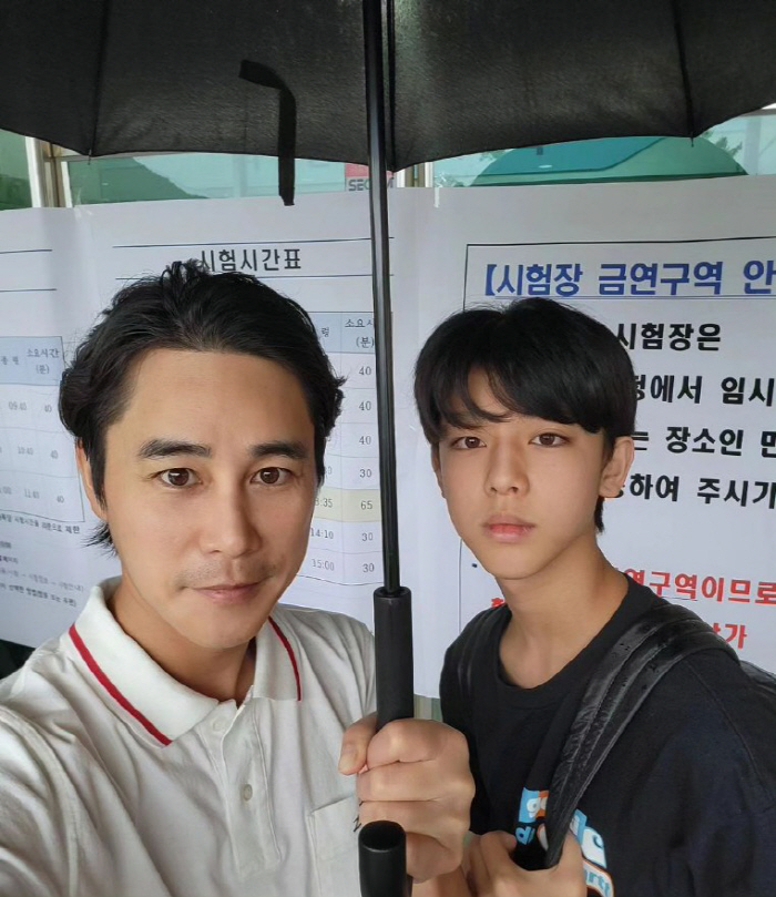 'BTS 진 닮은' 정태우子 하준, 지코의 KOZ엔터서 아이돌 데뷔 준비…