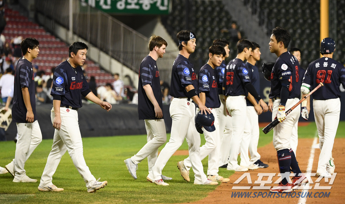 8치올+가을야구 꿈꿨는데, 현실은 DTD…속절없는 5연패, 7년 연속 K…