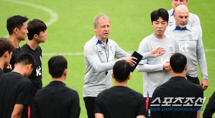 日매체 집중조명, 명단발표 기자회견 없앤 클린스만 조롱 "당신의 본업은 …