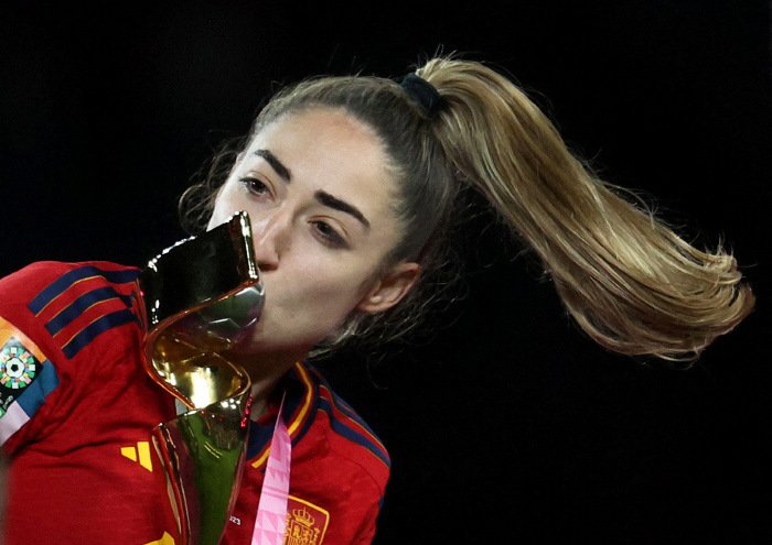 FIFA, '기습 키스 논란' 스페인축구협회장에게 90일 징무 정지 '징…