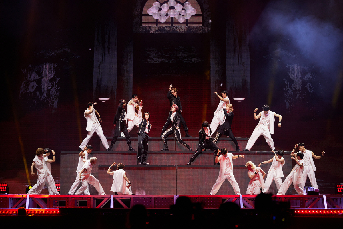 NCT 단체 콘서트 대성황…대체불가 'NCT 브랜드' 파워 입증