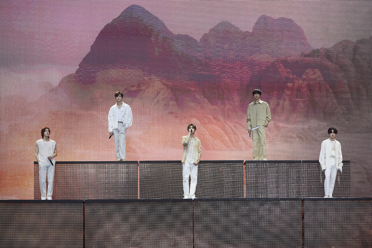 NCT 단체 콘서트 대성황…대체불가 'NCT 브랜드' 파워 입증