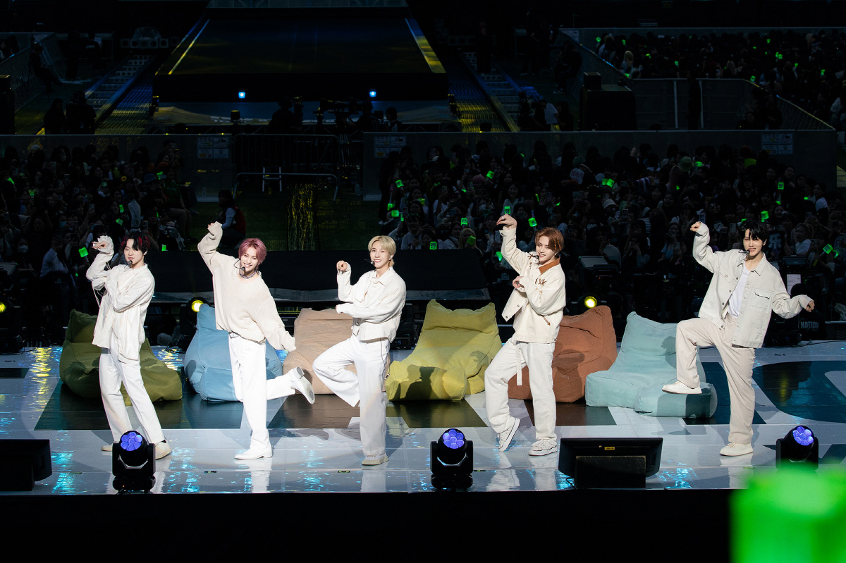 NCT 단체 콘서트 대성황…대체불가 'NCT 브랜드' 파워 입증