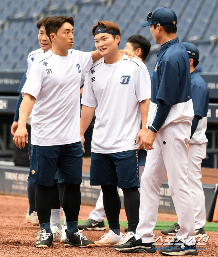 박세혁도 없는데… 안중열, 주루 중 오른다리 통증 교체 "내전근 통증, …