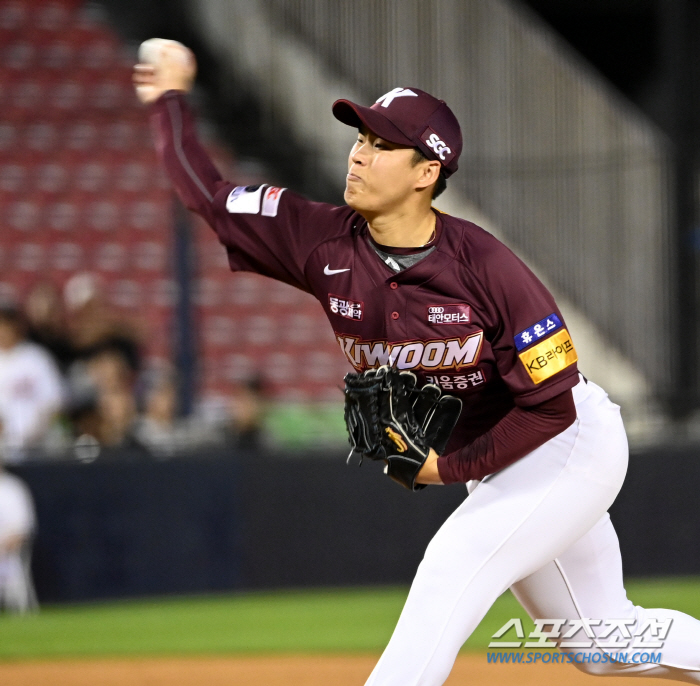 1시간 지연개시→킬러 원태인 7이닝 완벽투 8:0→불펜 방화 8:6…삼성…