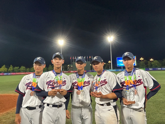 '김동영 무실점, 최우준 결승타' 한국 U15 야구대표팀, 중국 2대1로…
