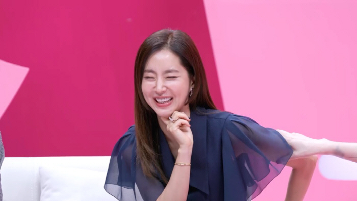 한채아 "♥차세찌 잘 때만 고백…부부 같이 샤워, 쉽지 않아"('쉬는부부…