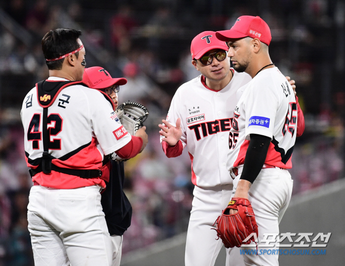 KIA 5강 싸움 어쩌나…산체스, 팔꿈치 인대 부분 손상→수술 피했지만 …