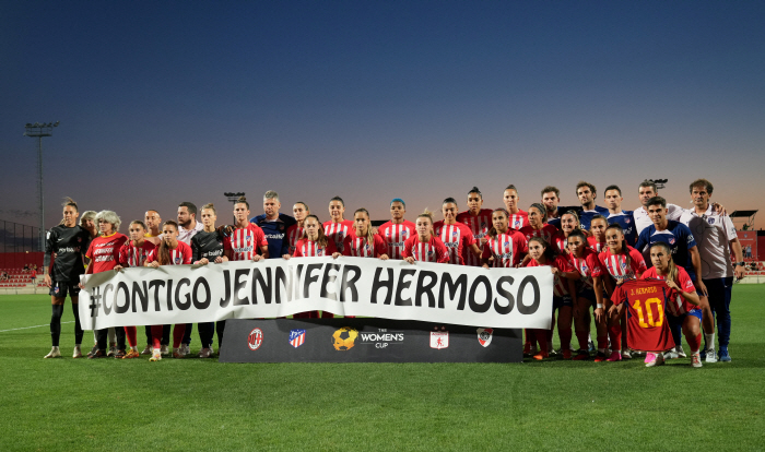 스페인 지역축구협회장 5시간 회의 "'기습 입맞춤' 西 축구협회장 사퇴하…