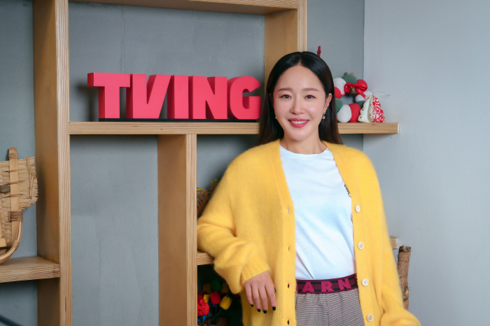 [인터뷰①] '잔혹한 인턴' 엄지원 "'진짜'로 보이길 바라..흡연도 거…