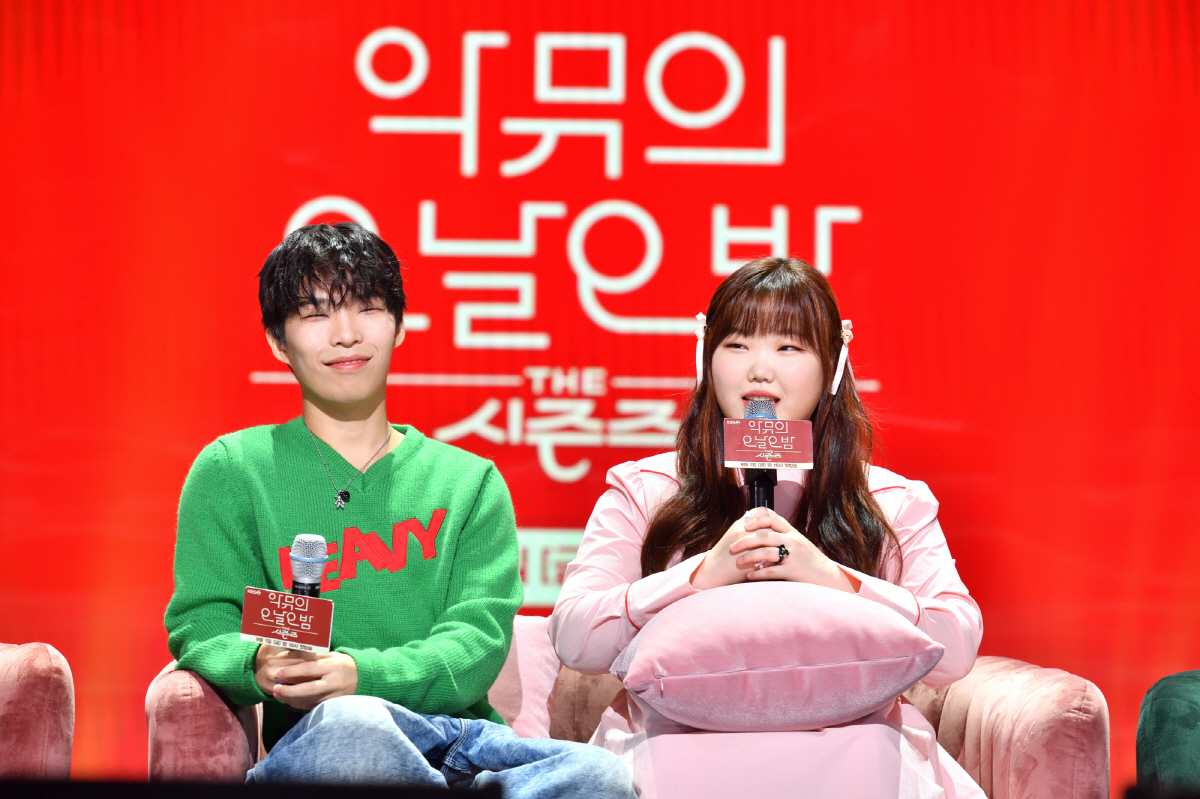 [종합] '찐'남매의 자본주의 '하트'…'악뮤' 이찬혁·이수현 "2명이 …