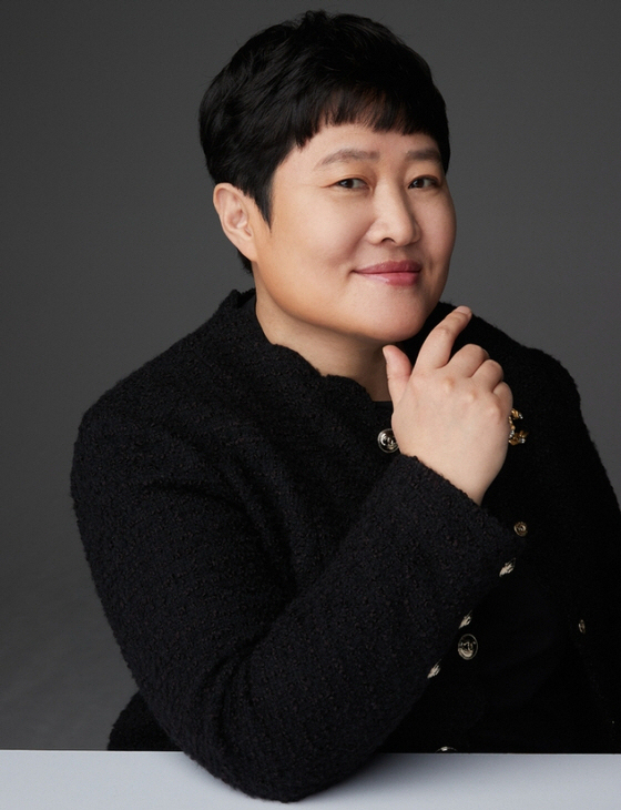 '40억 횡령 혐의' 권진영 대표, 구속영장..이선희도 수사