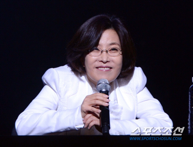 '40억 횡령 혐의' 권진영 대표, 구속영장..이선희도 수사