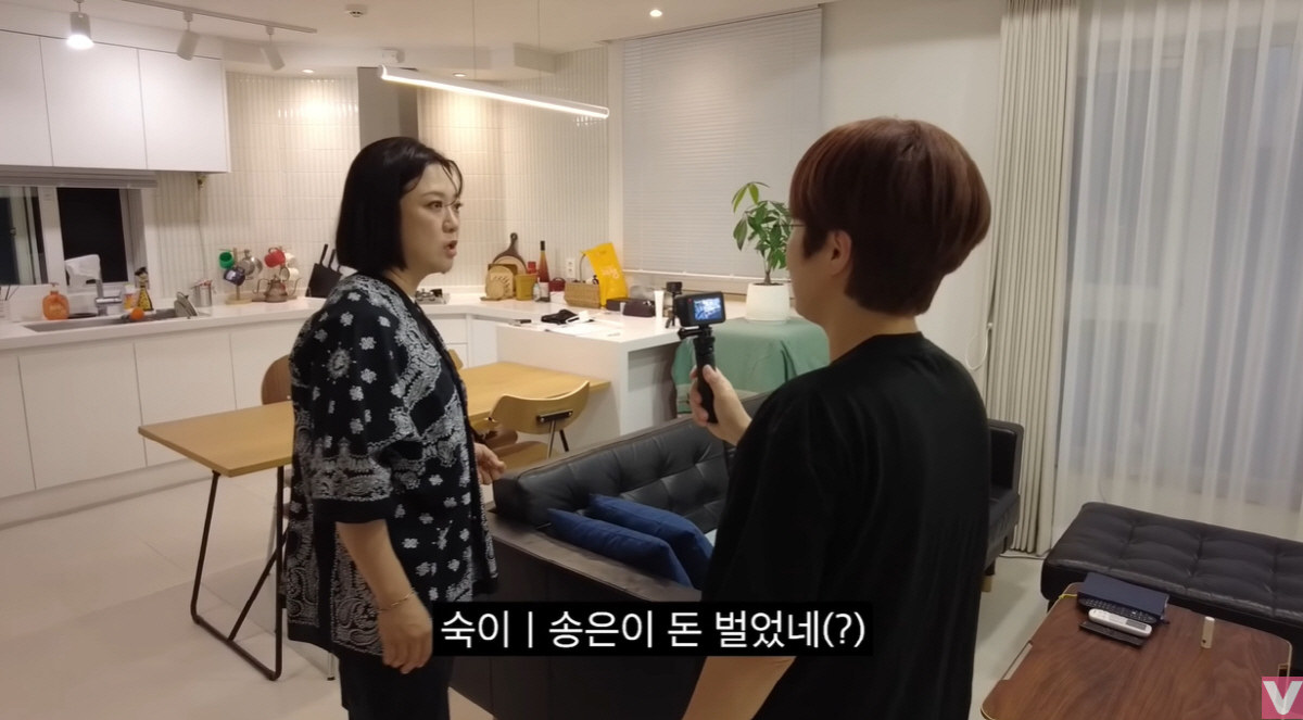 송은이 새집 최초 공개..김숙 "2층집으로 이사, 돈 벌었네" ('비보티…