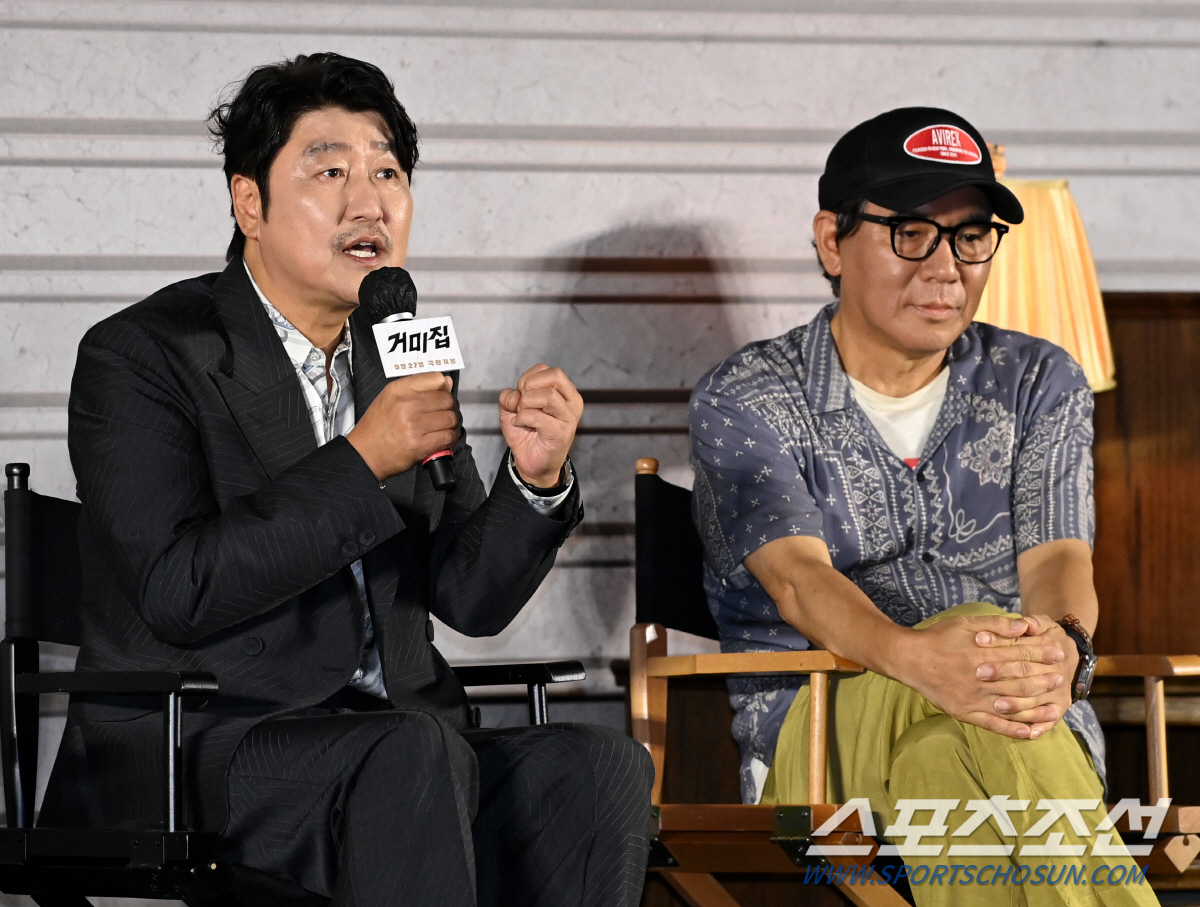 [SC현장] "딕션 장인들이 만든 앙상블"…'거미집' 송강호→정수정, 대…