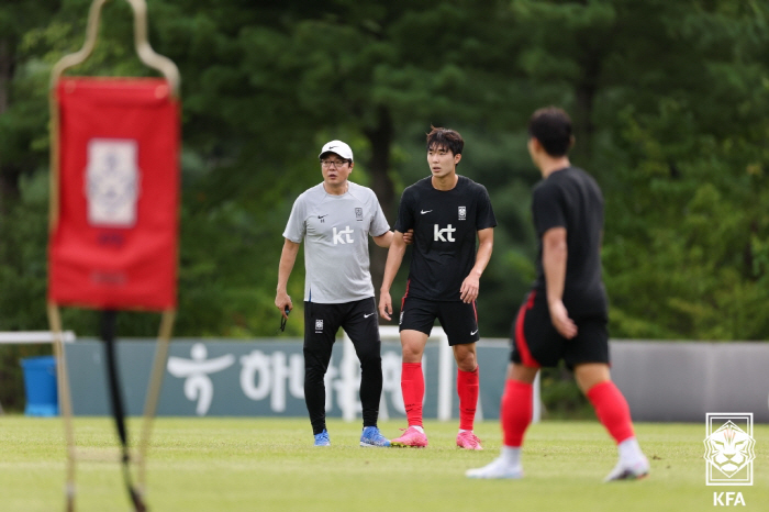 이강인만 문제 아니었다, KFA 뒤늦은 교통 정리에도 '황선홍호' 완전체…