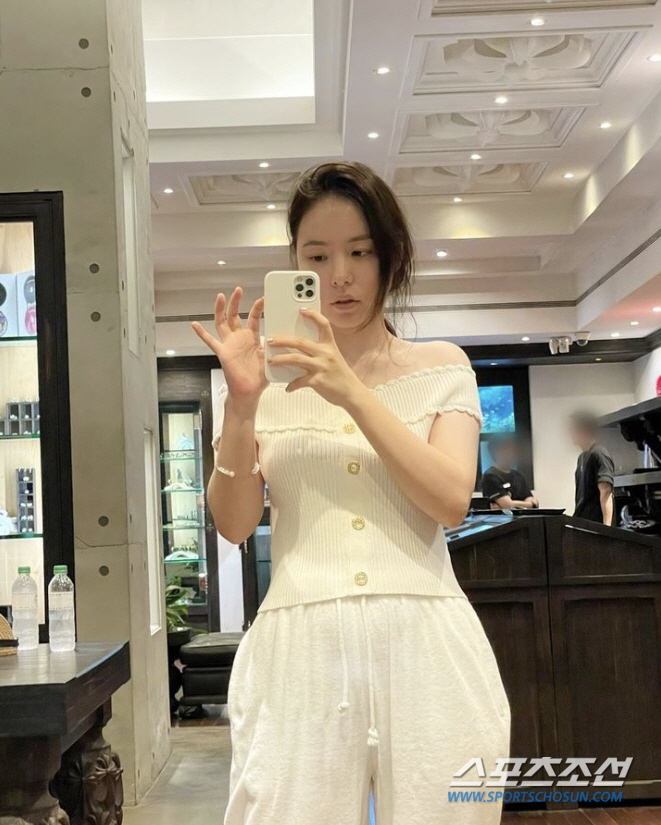 '태양♥'민효린, "피부 예민하다" 했는데 특급 메이트업 비결은 '치크'