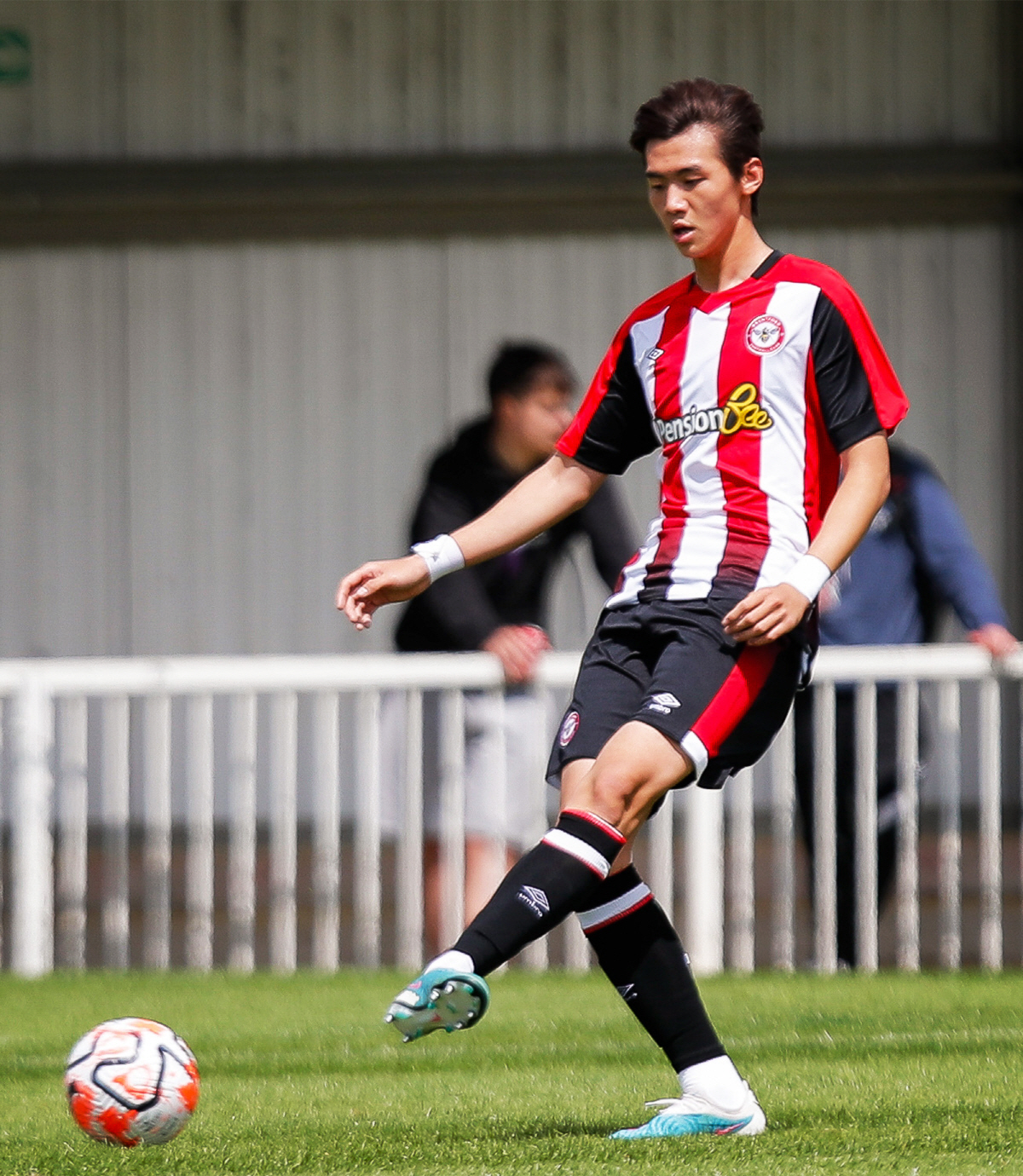 '제2의 김민재' 김지수 英진출 이후 첫 공식전 1군 명단→출전 불발, …