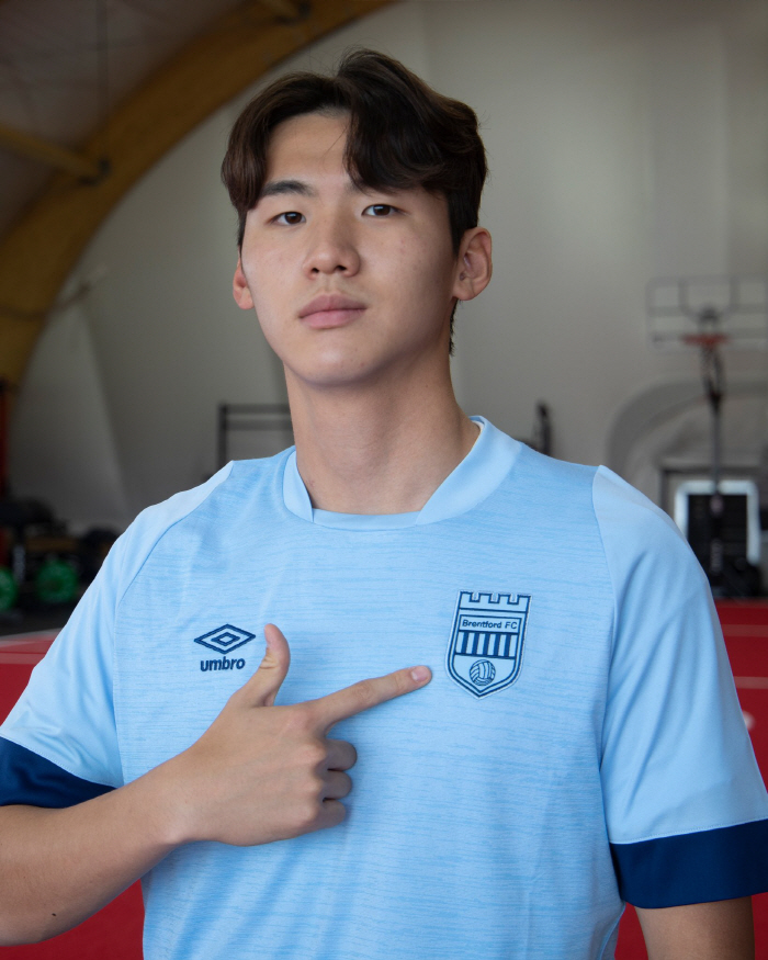 '제2의 김민재' 김지수 英진출 이후 첫 공식전 1군 명단→출전 불발, …
