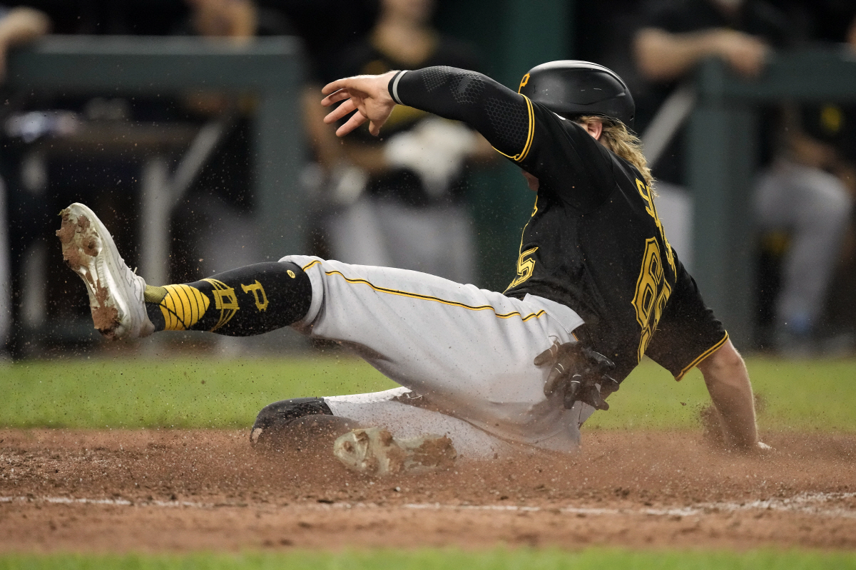 '내야안타 줘도 될 뻔했는데' 배지환 9회 유격수 땅볼은 왜 실책을 주었…