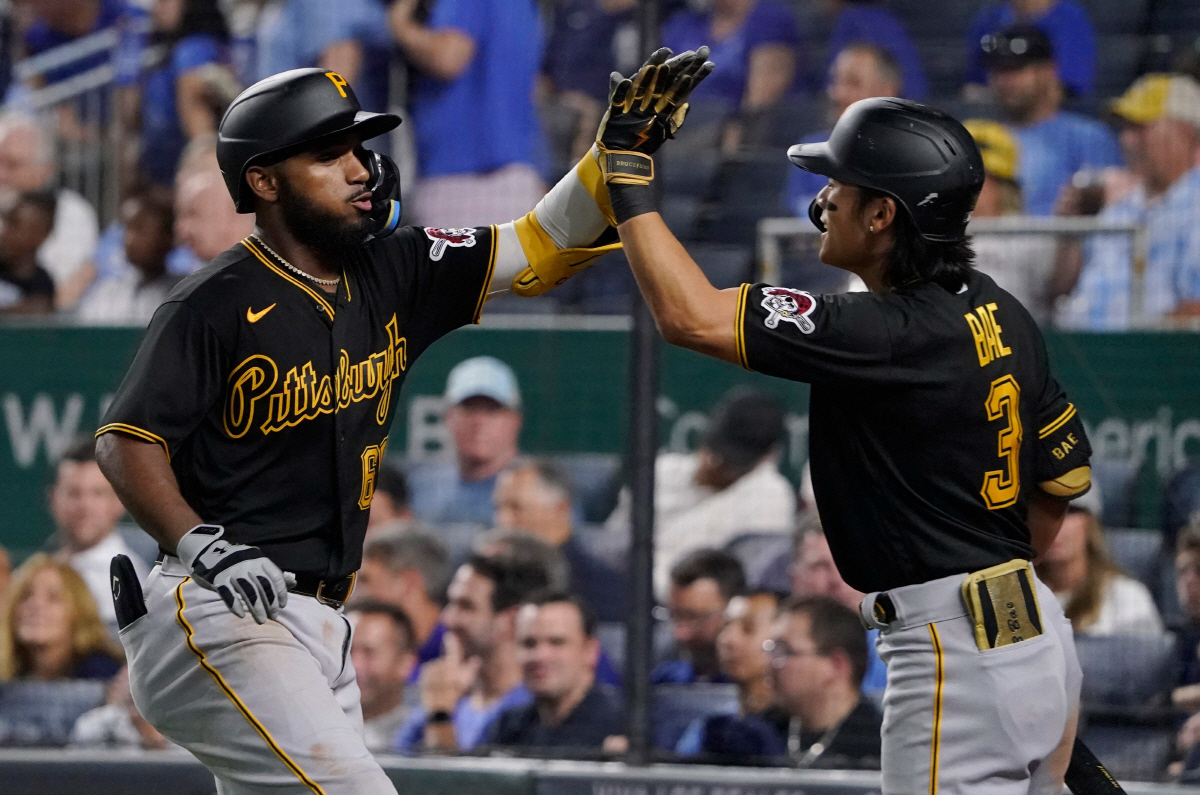 '내야안타 줘도 될 뻔했는데' 배지환 9회 유격수 땅볼은 왜 실책을 주었…