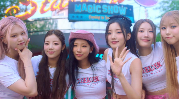 퍼플키스, 하이틴 영화 주인공인 줄…신곡 '세븐헤븐' MV 티저 공개