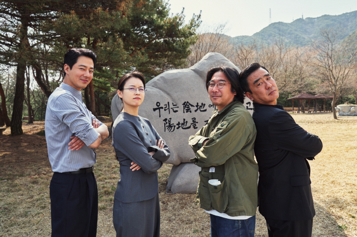 한효주♥조인성 공중부양 키스신 비하인드 썰 풉니다 ('무빙')