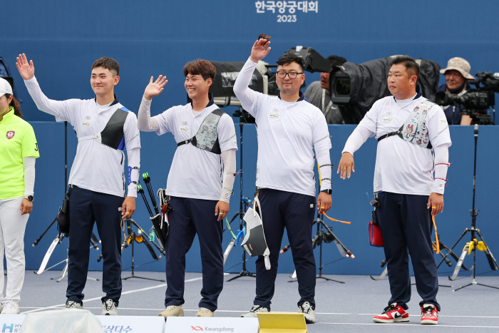 [현장에서]"한국 양궁은 세계 최고" AG 앞두고 위기설, '금빛' 레전…