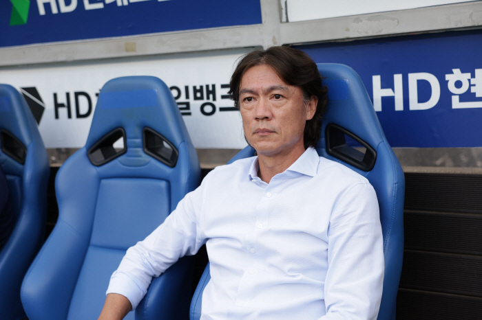 [현장인터뷰]위력 잃은 '절대 1강,' 홍명보 감독 "책임감+응집력 전혀…