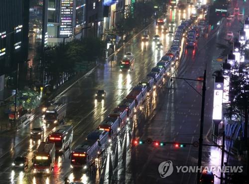 돈·자식 성공을 위해 모든 걸 내던지는 그곳, '강남'