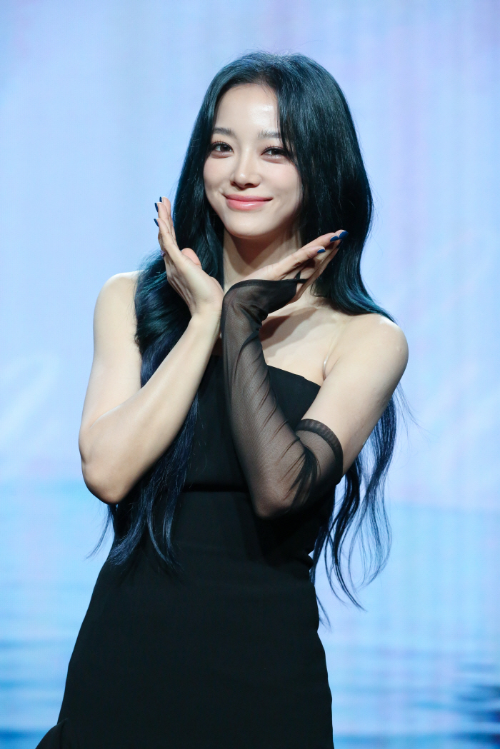 김세정 "처절한 여자를 맨발로 표현, 키포인트는 반전"