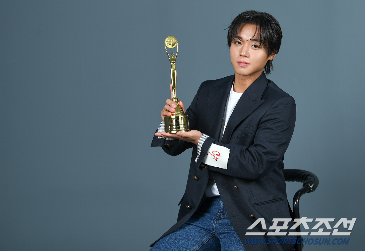 [단독①] 박지훈 "'강한배우' 호명에 전기충격..몰표에 자신감"(청룡시…