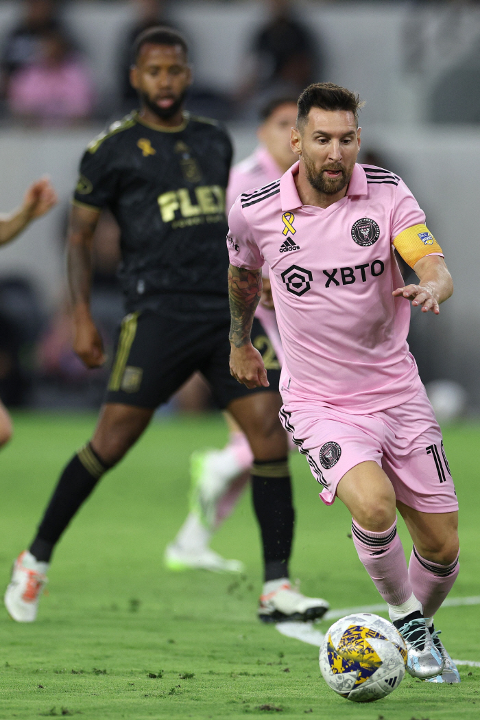 '축구의 신' 메시 1G만에 공격P 행진 재시동, LAFC전 멀티도움 배달+양팀 통틀어 최고 평점 8.6, 마이애미 3대1 쾌승